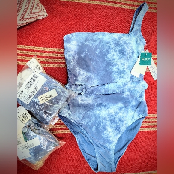 NWT Roxy Blue Tie-dye One Piece Swim Suit, Brand New Size SMALL - Picture 5 of 12